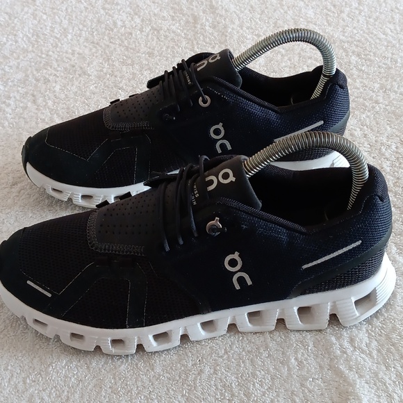 On Cloud 6 Comfort Running Shoes - Picture 6 of 16